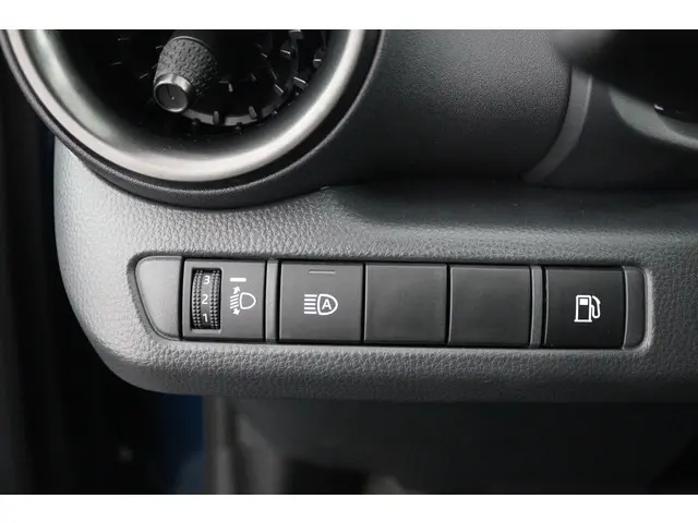 Toyota C-HR 1.8 Hybrid 140 2024 Hybride Benzine 30