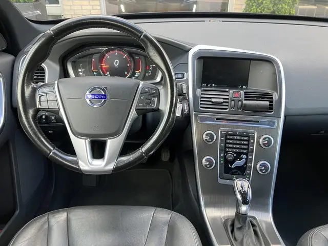 Volvo XC60 2.0 D4 FWD Ocean Race 2015 Diesel 4