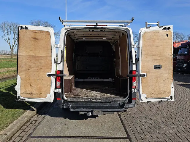 MAN TGE 3.140 2022 Diesel 12