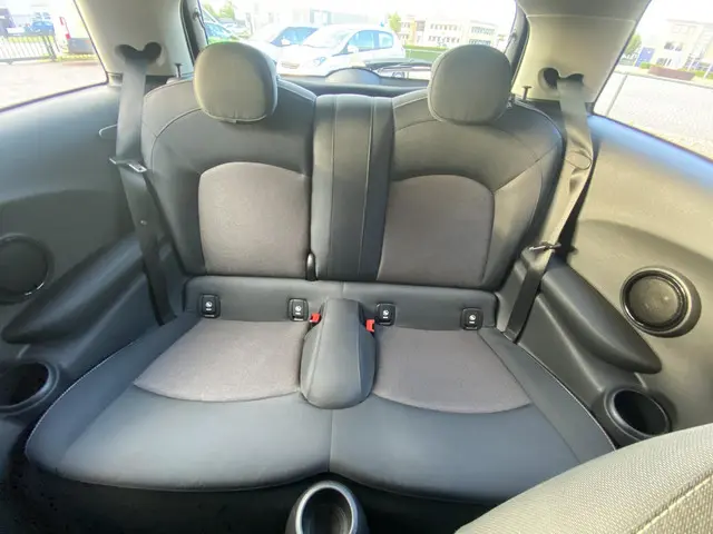 MINI Cooper Mini 1.5 Business 2015 Benzine 17