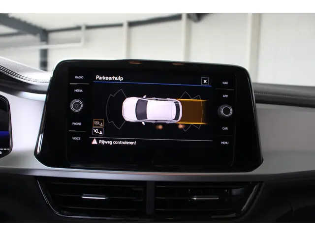 Volkswagen T-Roc 1.0 TSI Life 2025 Benzine 17