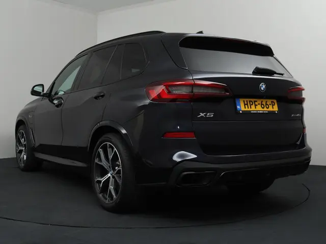 BMW X5 xDrive45e High Executive 2022 Hybride Benzine 54