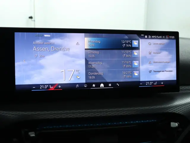 BMW 3 Serie Touring 330e xDrive 2025 Hybride Benzine 54