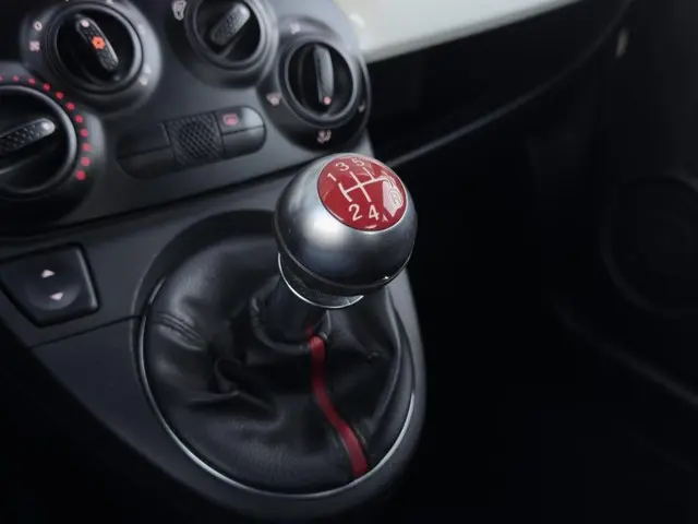 Fiat 500C 1.2 Sport / PDC / Airco / Bluetooth 2014 Benzine 17