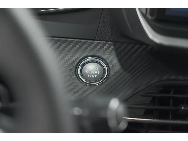 Peugeot 208 PureTech 100 Allure 2024 Benzine 38