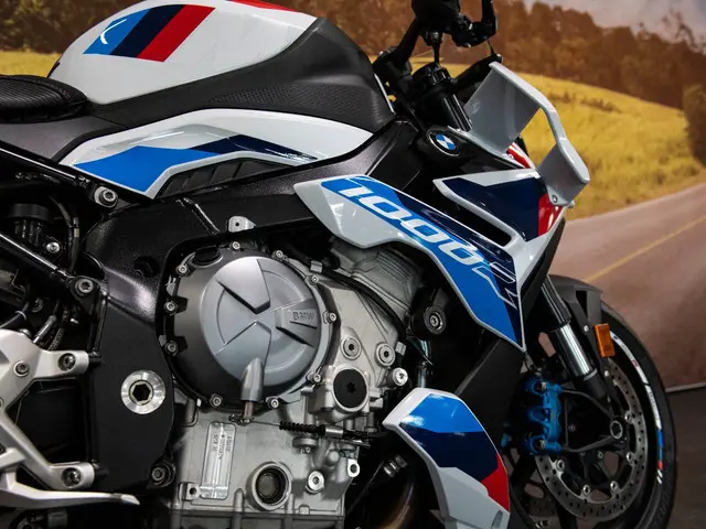 BMW M 1000 R Sport 2023 Benzine 13