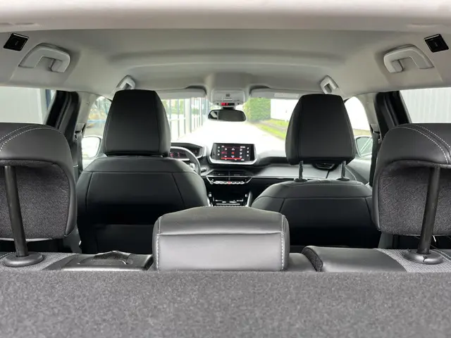 Peugeot 2008 1.2 PureTech Allure Pack 2021 Benzine 26