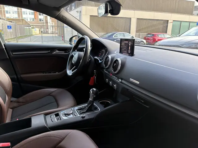 Audi A3 Limousine 35 TFSI CoD Design 2018 Benzine 10