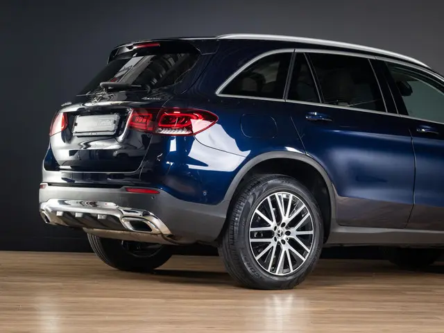 Mercedes-Benz GLC 300e 4MATIC 2020 Hybride Benzine 10