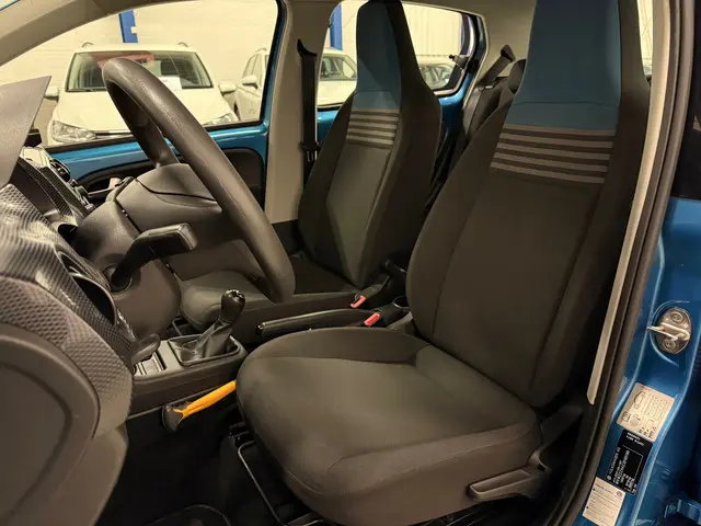 Volkswagen up! 1.0 BMT move up! 2018 Benzine 7