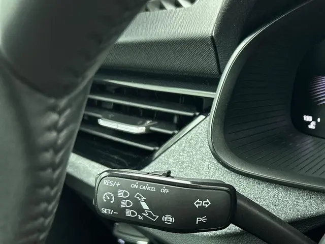 Škoda Kamiq 1.0 TSI Business Edition DSG 2025 Benzine 24