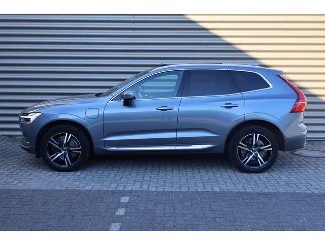 Volvo XC60 T8 AWD Inscription 2021 Hybride Benzine 7