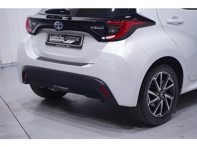 Toyota Yaris 1.5 Hybrid 115 Comfort 2022 Hybride Benzine 23