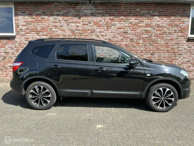 Nissan QASHQAI +2 2.0 360 4WD 2013 Benzine 6