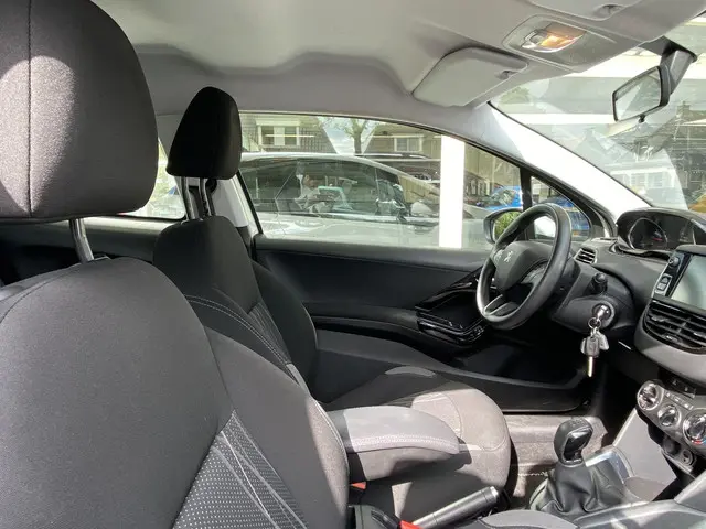Peugeot 208 1.2i 82pk Active 2013 Benzine 9