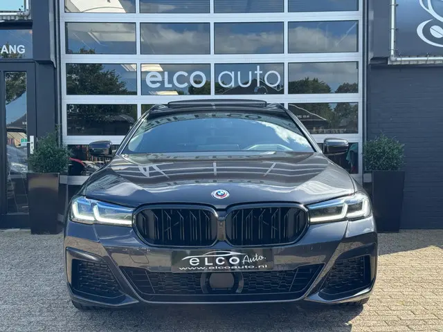 BMW 5 Serie Touring 530i M-Sport / Pano / ACC 2023 Benzine 2