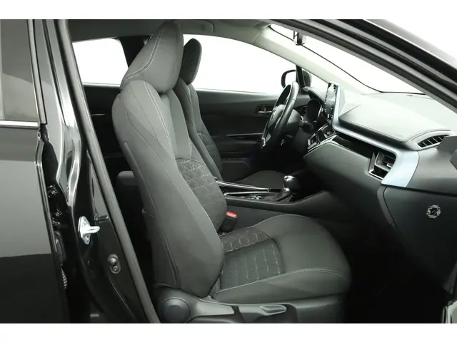 Toyota C-HR 2.0 Hybrid Dynamic 2021 Hybride Benzine 22