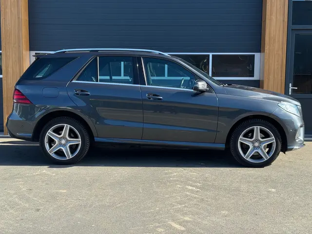 Mercedes-Benz GLE 250 d 4MATIC 2015 Diesel 4