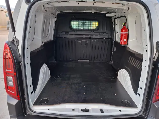 Opel Combo 1.5D L1H1 Edition 2022 Diesel 18