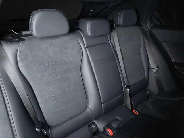 Mercedes-Benz C-Klasse Estate 180 AMG Line 2024 Benzine 31