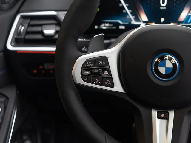 BMW 3 Serie Touring 330e xDrive 2025 Hybride Benzine 33