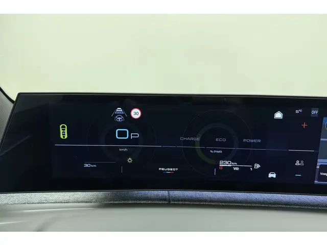 Peugeot 3008 1.2 Hybrid 136 GT 2025 Hybride Benzine 23