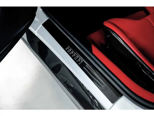 Ferrari 12Cilindri V12 2025 Benzine 36