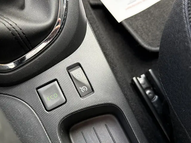 Renault Captur 0.9 TCe Dynamique 2015 Benzine 30