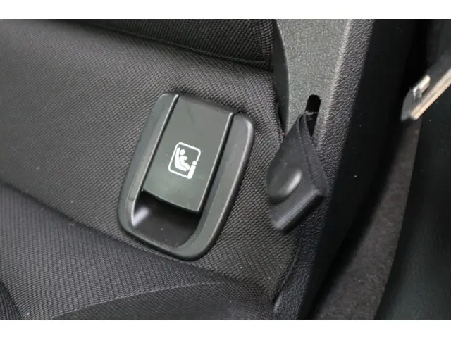 BMW X1 sDrive18i High Executive 2019 Benzine 19