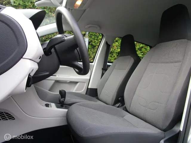 Volkswagen up! 1.0 cheer up! 2013 Benzine 9