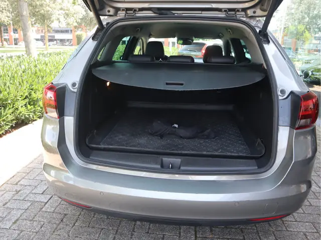 Opel Astra Sports Tourer 1.4T Innovation 2016 Benzine 10