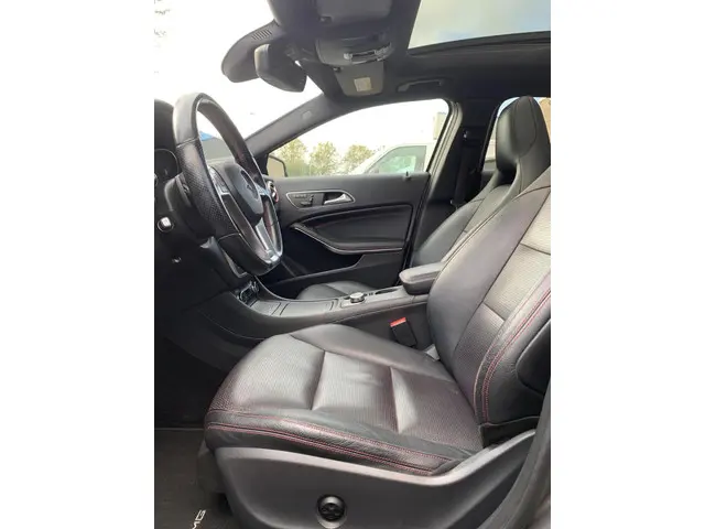 Mercedes-Benz GLA 200 Prestige Comfort 2014 Benzine 14