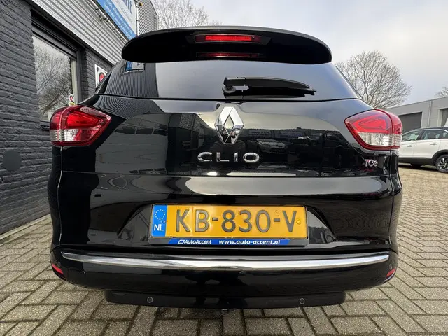 Renault Clio Estate 0.9 TCe Limited 2016 Benzine 36