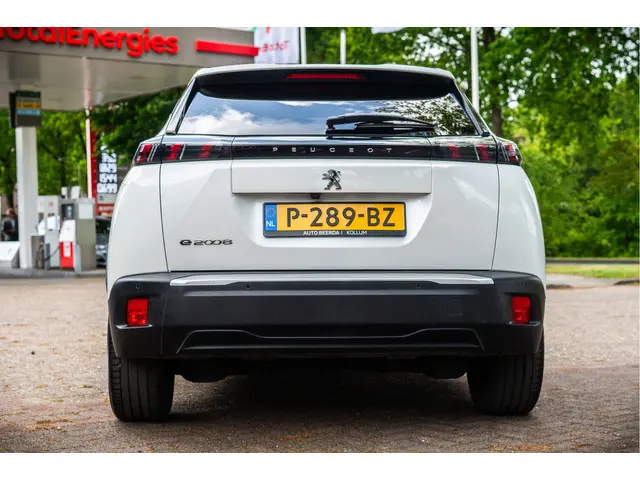Peugeot e-2008 EV Allure Pack 50 kWh 2021 Elektrisch 6