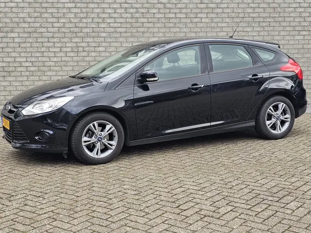 Ford Focus 1.0 EcoBoost Edition Airco/Ccr 2014 Benzine 2