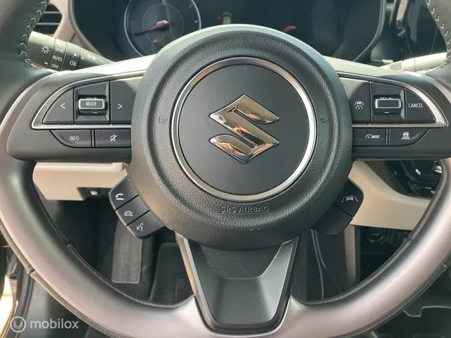 Suzuki Swift 1.2 Style Smart Hybrid 2024 Benzine 17