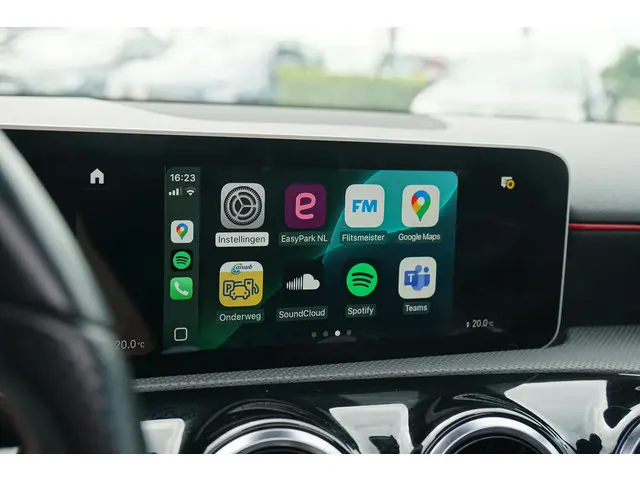 Mercedes-Benz A-Klasse 180 AMG Line 2020 Benzine 29