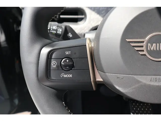 MINI 5-Deurs Cooper C 2024 Benzine 10
