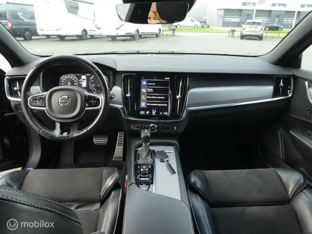 Volvo V90 2.0 T5 R-Design 2017 Benzine 12