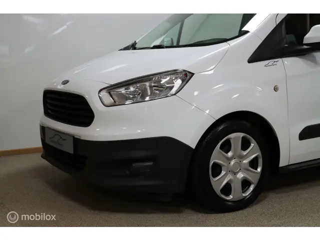 Ford Transit Courier 1.5 TDCI Trend 2017 Diesel 6