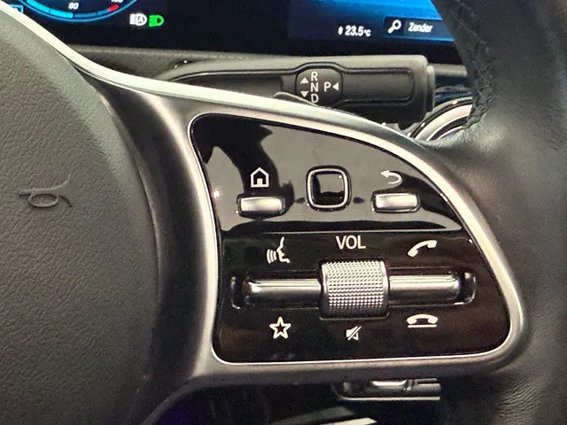 Mercedes-Benz A-Klasse 200 Premium Plus 2021 Benzine 23