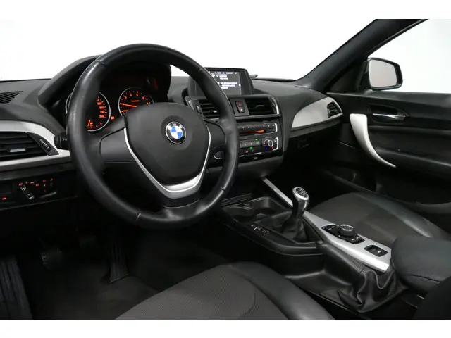 BMW 2 Serie Cabrio 218i Essential 2015 Benzine 7