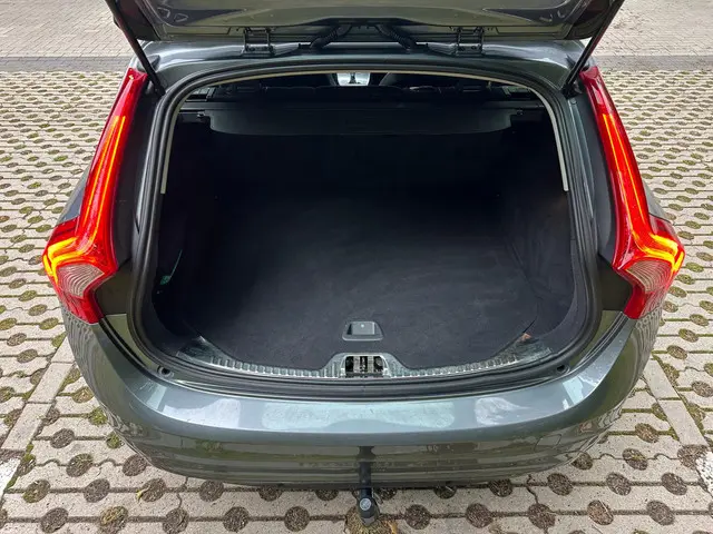 Volvo V60 2.0 D2 Nordic+ 1e Eigenaar Dealer 2017 Diesel 19