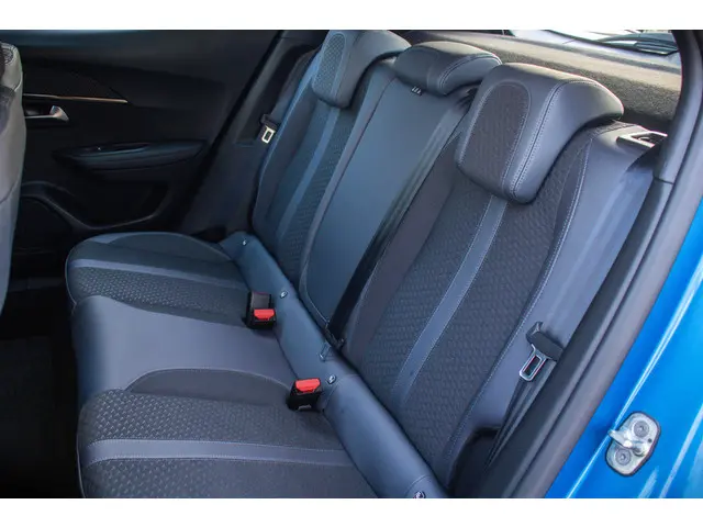 Peugeot 2008 1.2 PureTech Allure 2020 Benzine 21