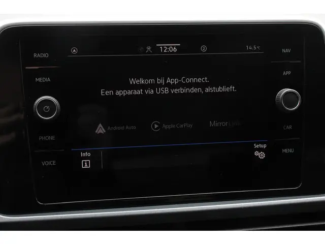 Volkswagen T-Roc 1.5 TSI 150pk DSG Style 2023 Benzine 21