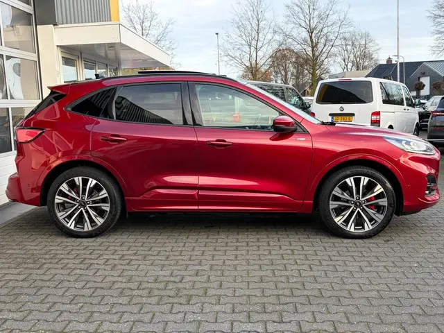 Ford Kuga 2.5 PHEV ST-Line X 2022 Hybride Benzine 2