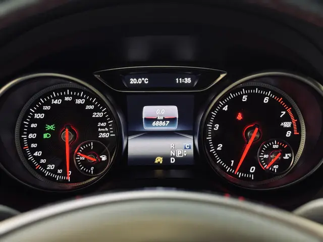 Mercedes-Benz GLA 180 AMG Line 2019 Benzine 16