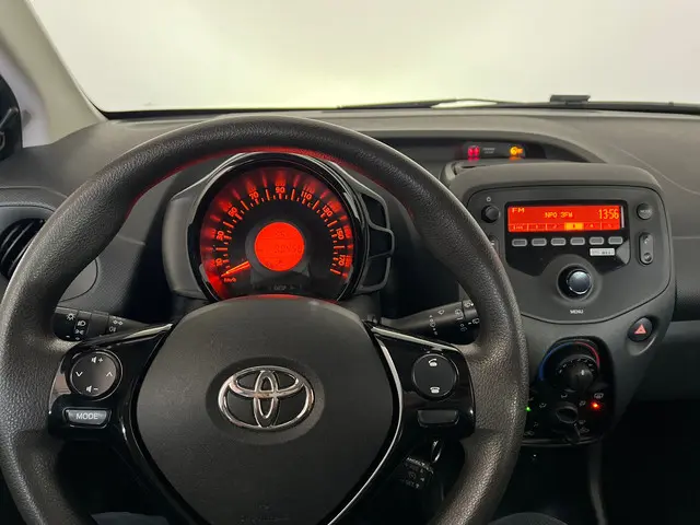 Toyota Aygo 1.0 VVT-i x-cite 2018 Benzine 11