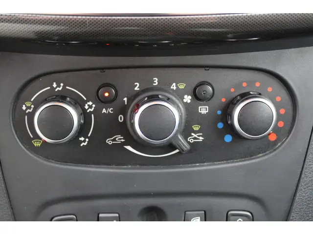 Dacia Logan MCV TCe 90 Stepway 2018 Benzine 22