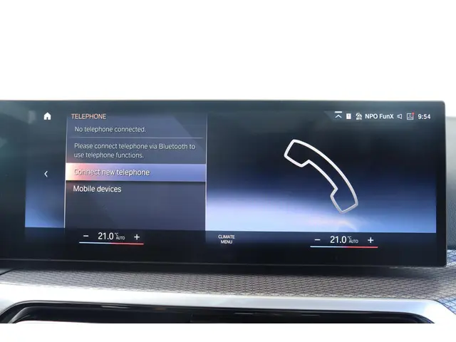 BMW 3 Serie Touring 318i 2024 Benzine 25